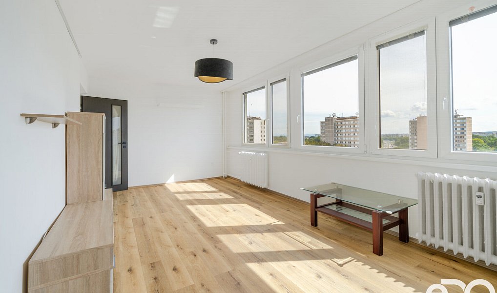 Prodej bytu 3+1 72 m², Hradec Králové – náhled fotky 2