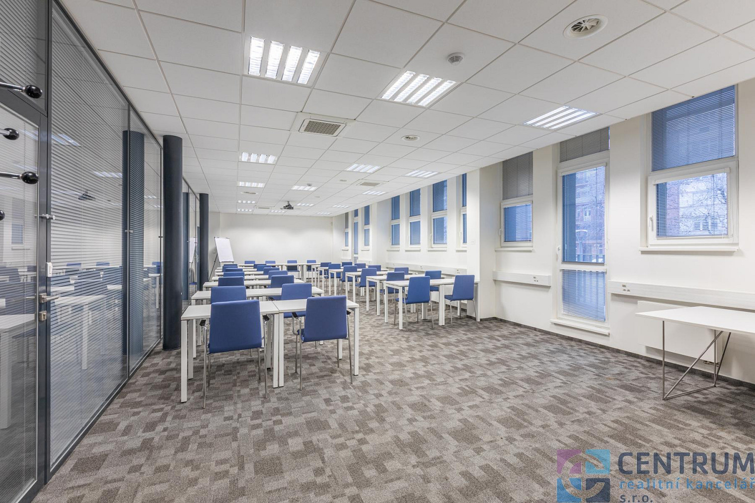 Pronájem kanceláře 84 m² — photo 3