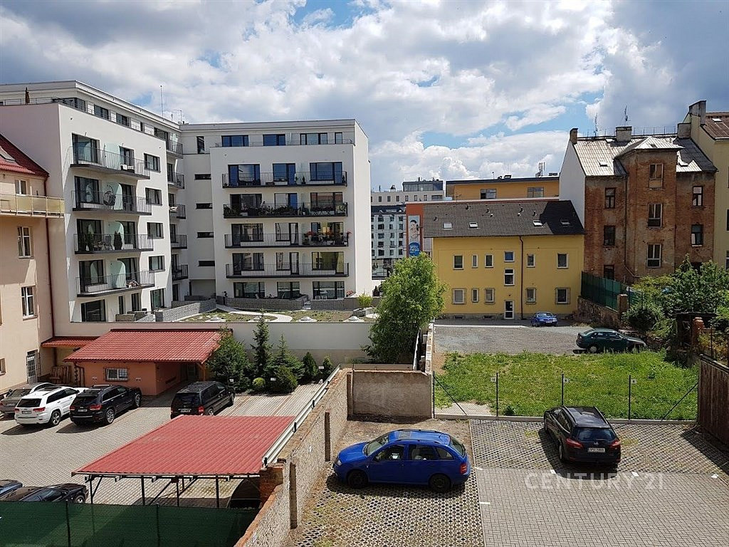 Pronájem bytu 1+1 57 m² - Widok 4