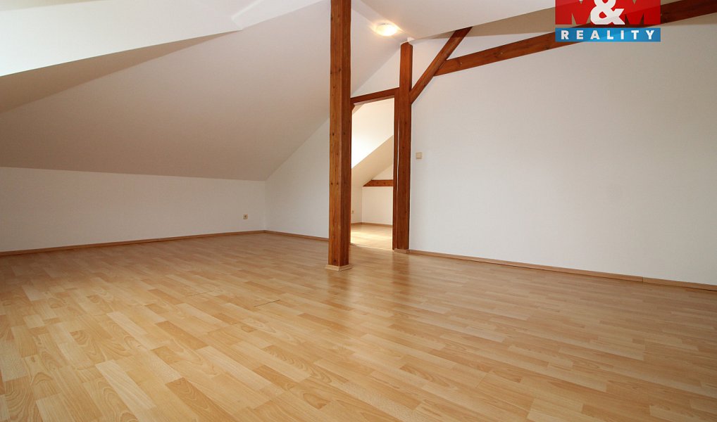 Prodej bytu 2+1 92 m², Nový Bor – náhled fotky 3