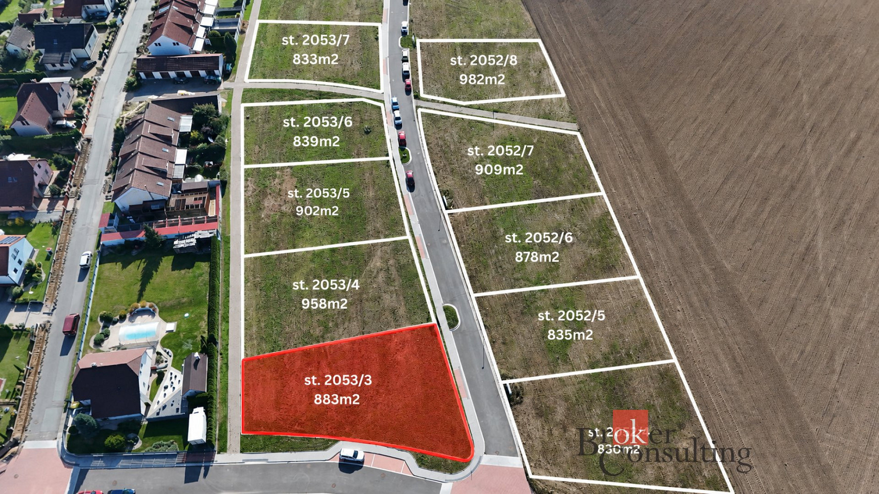 Prodej stavebního pozemku 883 m² – pohled 2