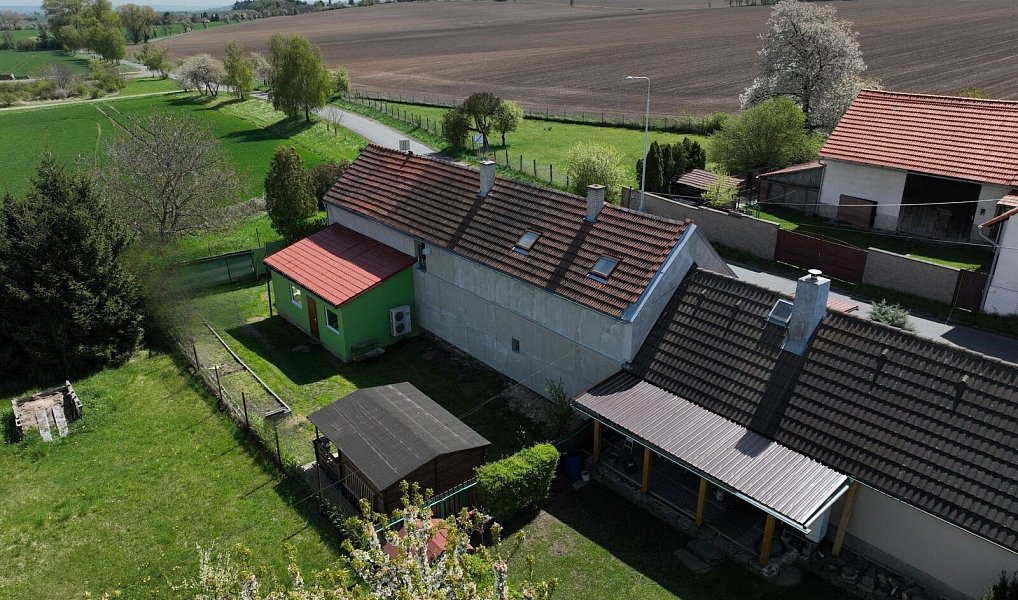 Prodej domu 165 m² s pozemkem 604 m², Lošany – náhled fotky 22