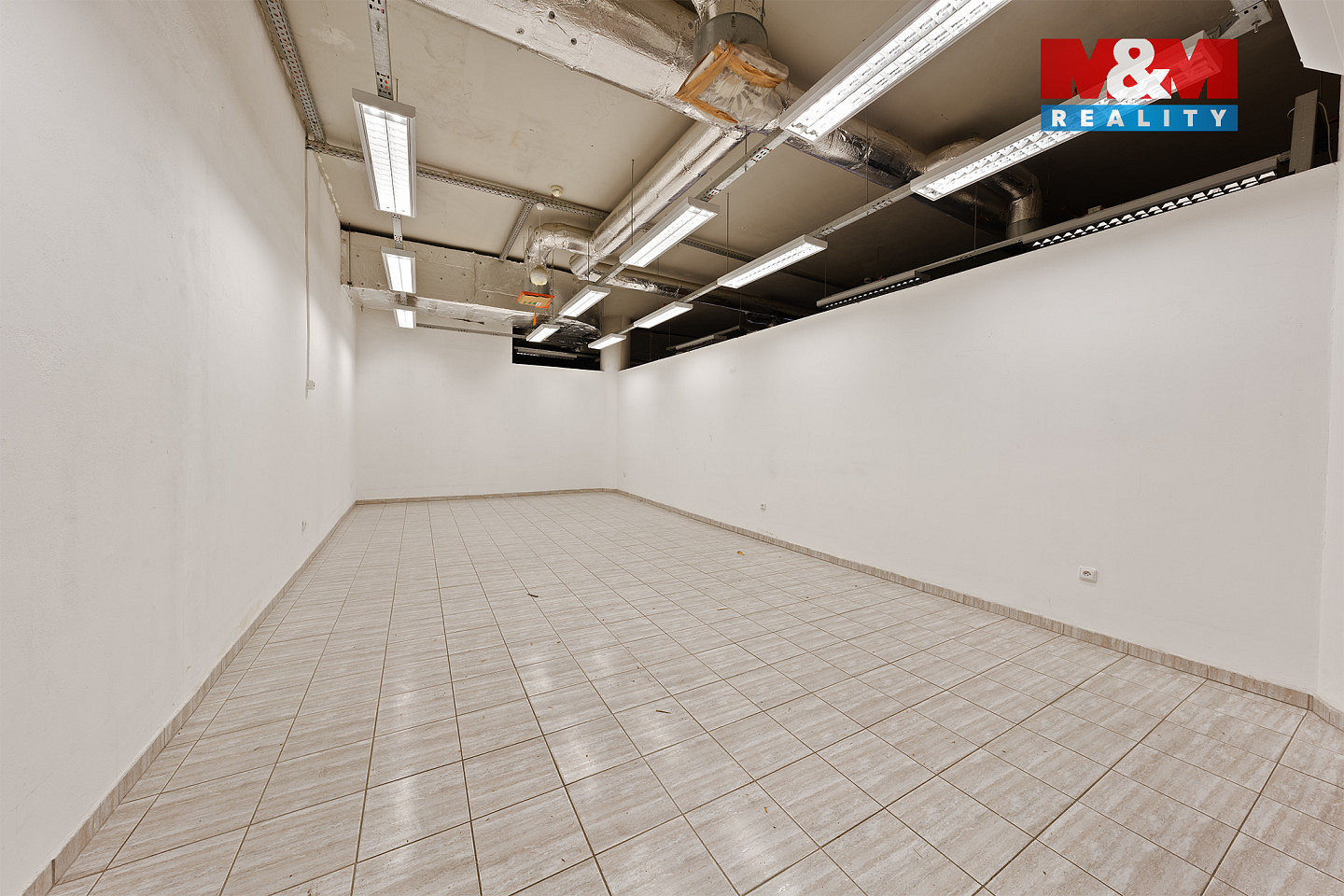 Pronájem obchodních prostor 41 m² — photo 2