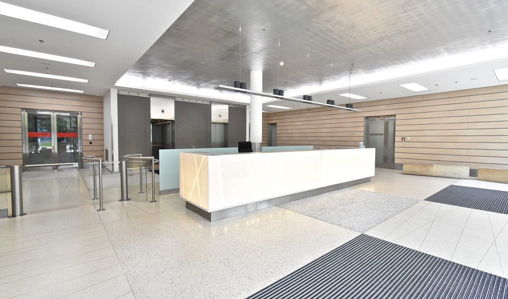 Pronájem kanceláře 2 041 m², Vestec – náhled fotky 2
