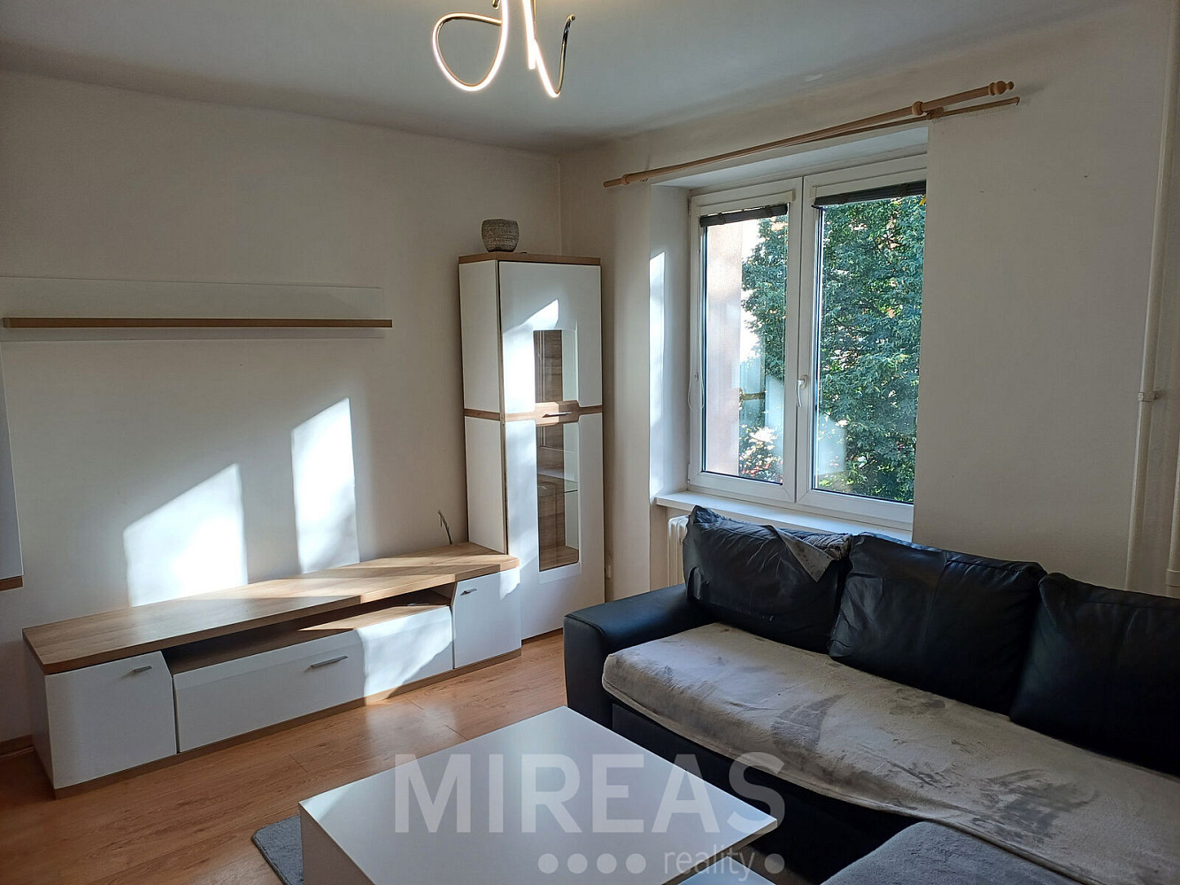 Pronájem bytu 2+kk 54 m² – fotografie 2