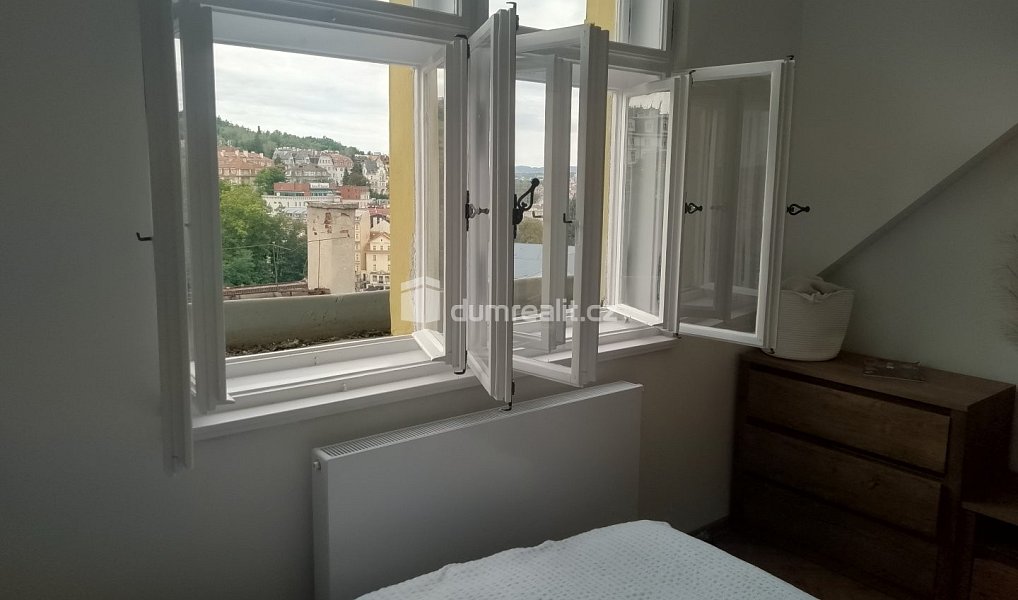 Pronájem bytu 1+kk 20 m², Karlovy Vary – náhled fotky 10