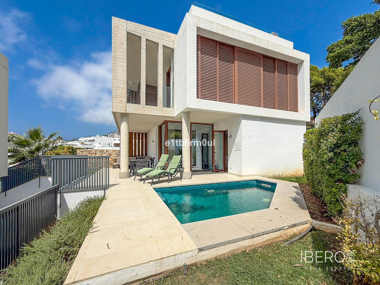 Prodej domu 339 m² s pozemkem 108 m²