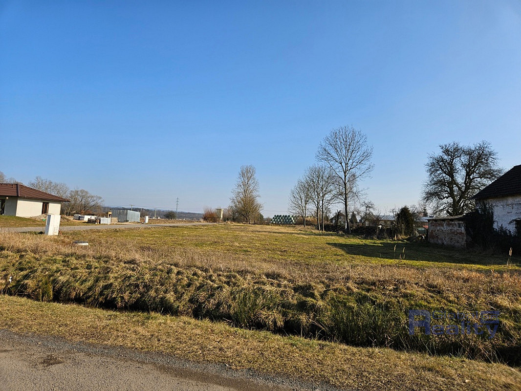 Prodej stavebního pozemku 2 137 m² – fotografie 2
