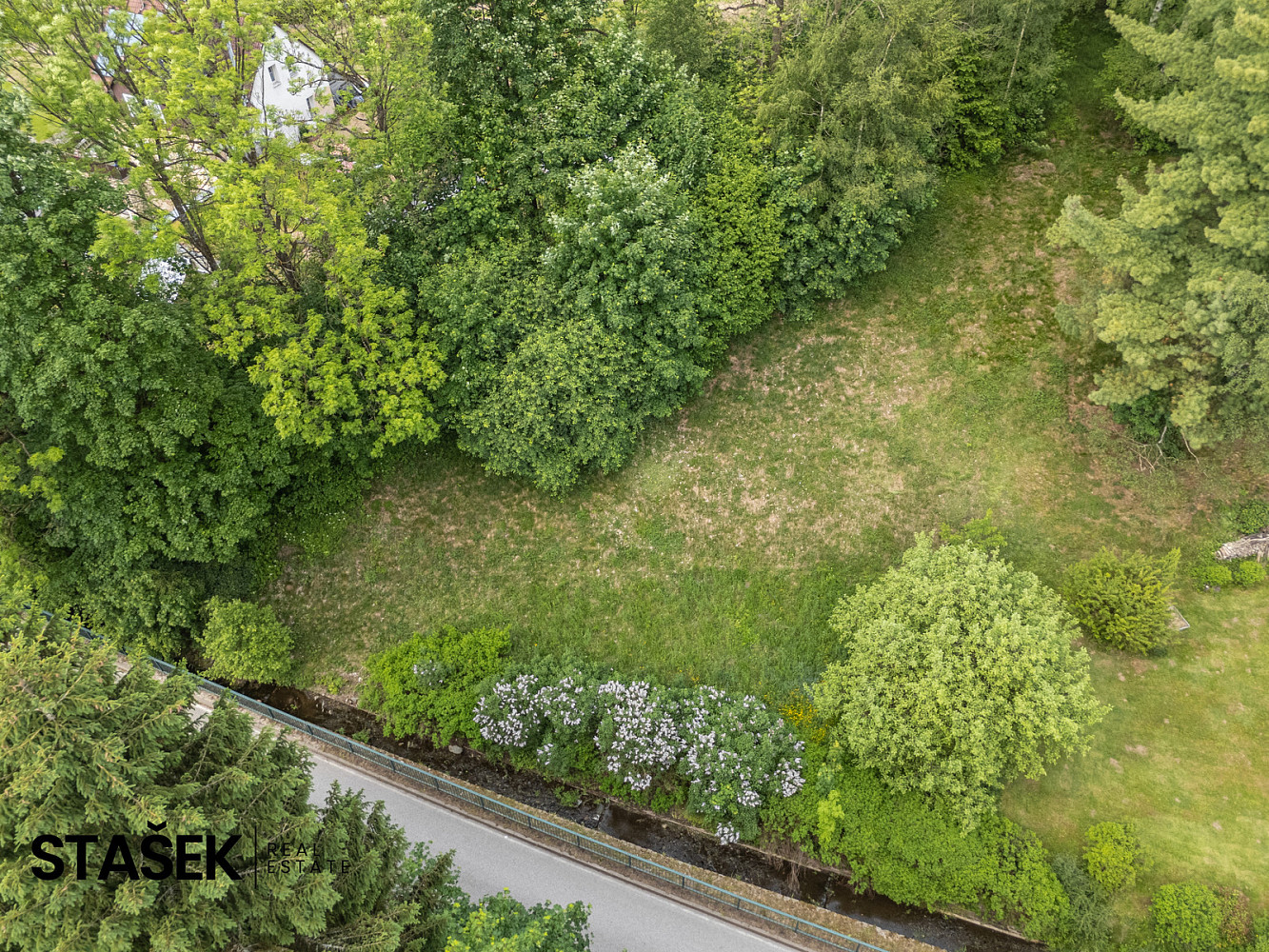 Prodej stavebního pozemku 1 098 m² – fotografie 4