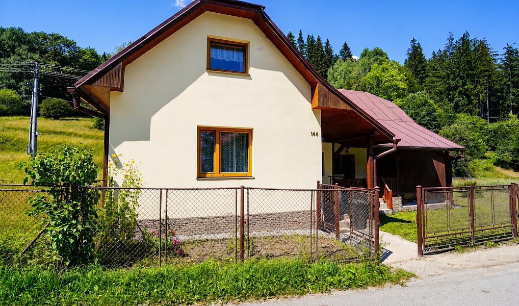 Prodej domu, 140 m², Makov