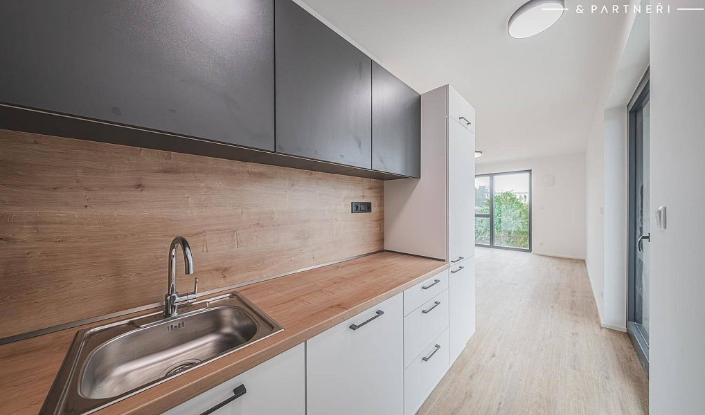 Pronájem bytu 2+kk 60 m², Hradec Králové – náhled fotky 4