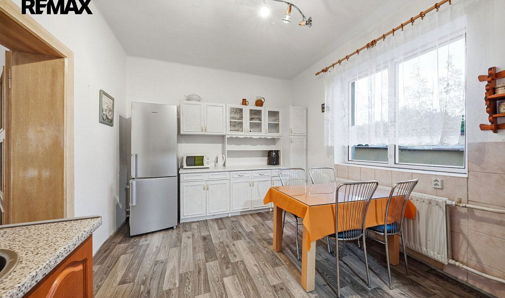Prodej domu 145 m² s pozemkem 823 m², Košťany – náhled fotky 2