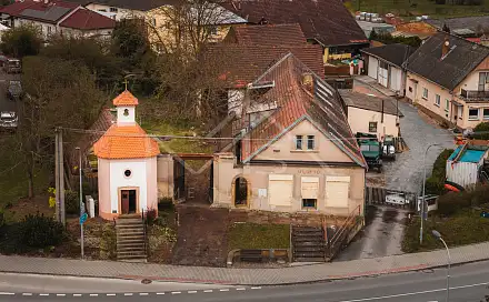Prodej domu 330 m² s pozemkem 943 m², nám. Čsl. legií, Chrást, okres Plzeň-město