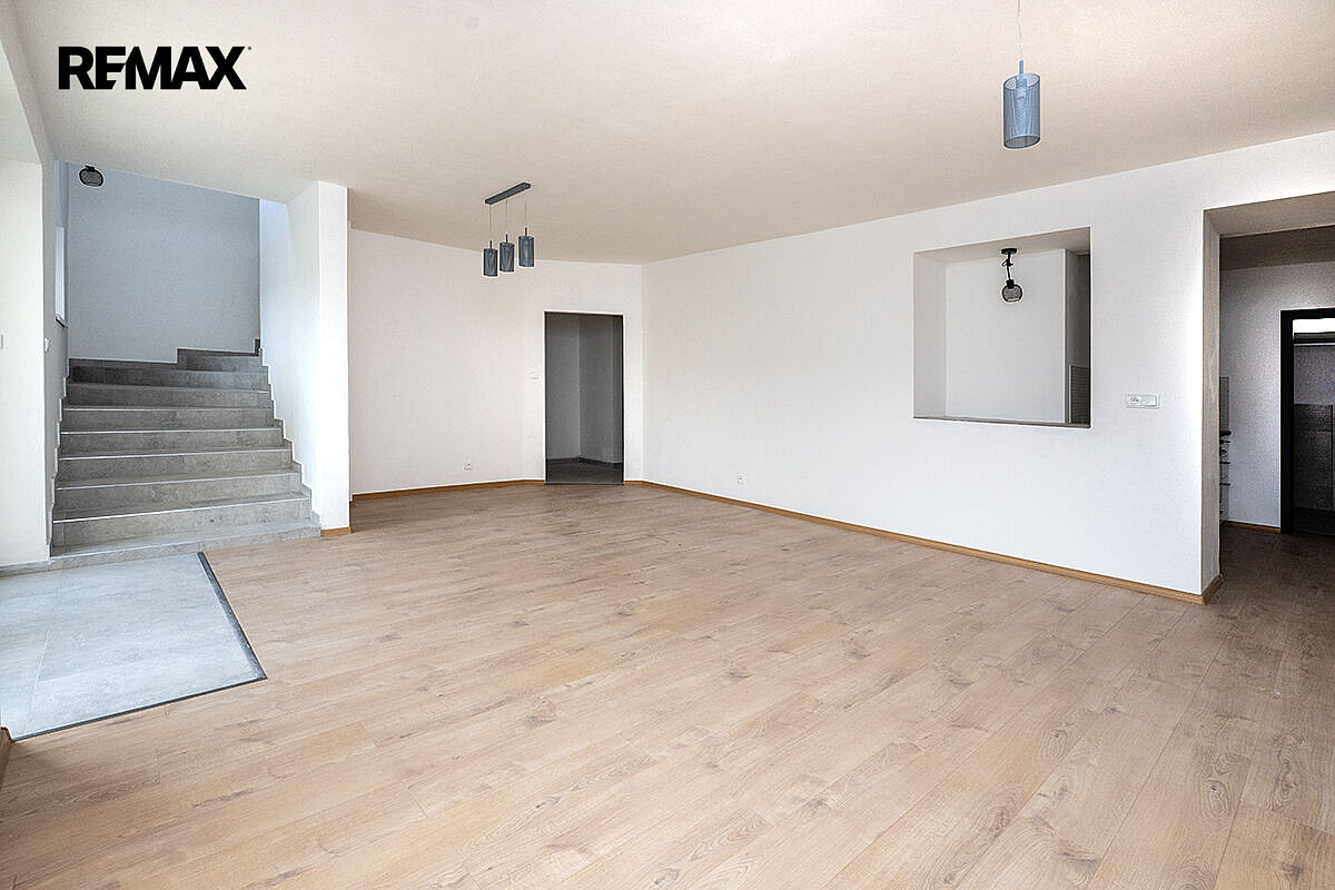 Pronájem bytu 3+kk 103 m² – fotografie 2