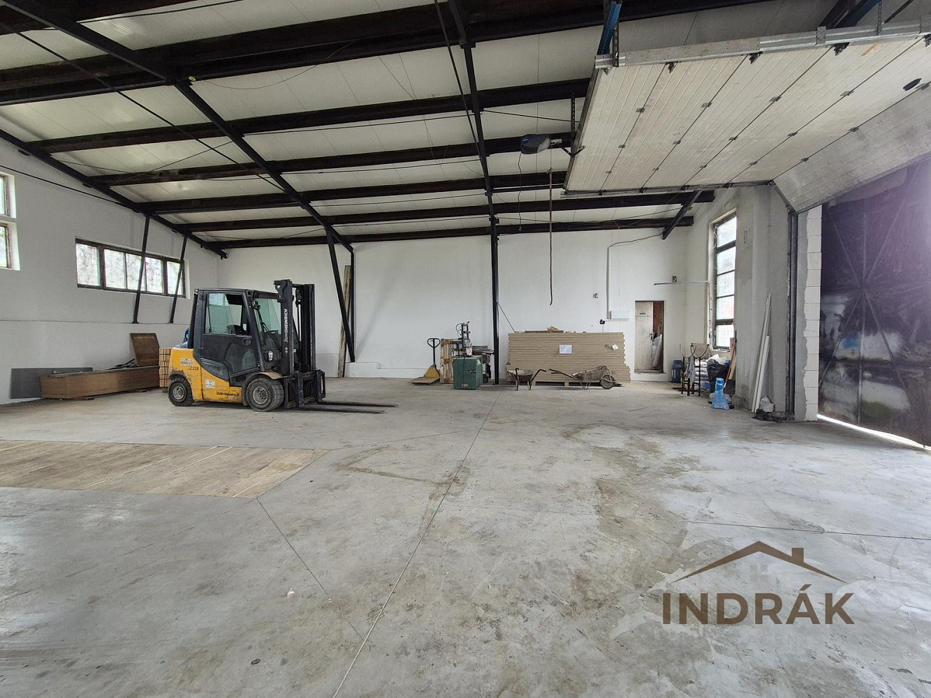 Pronájem výrobních prostor 178 m² – fotografie 2