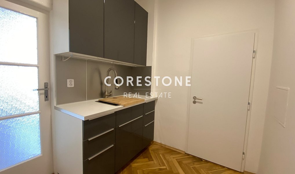 Prodej bytu 1+1 35 m², Praha – náhled fotky 7