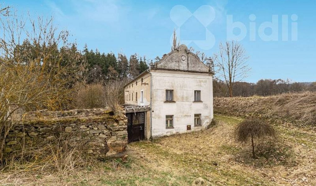 Prodej domu 950 m² s pozemkem 24 944 m², Jankov – náhled fotky 5