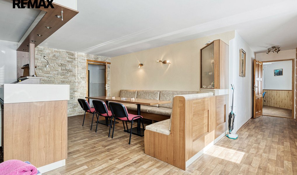 Prodej komerčního objektu (jiného typu) 371 m², Jesenný – náhled fotky 20