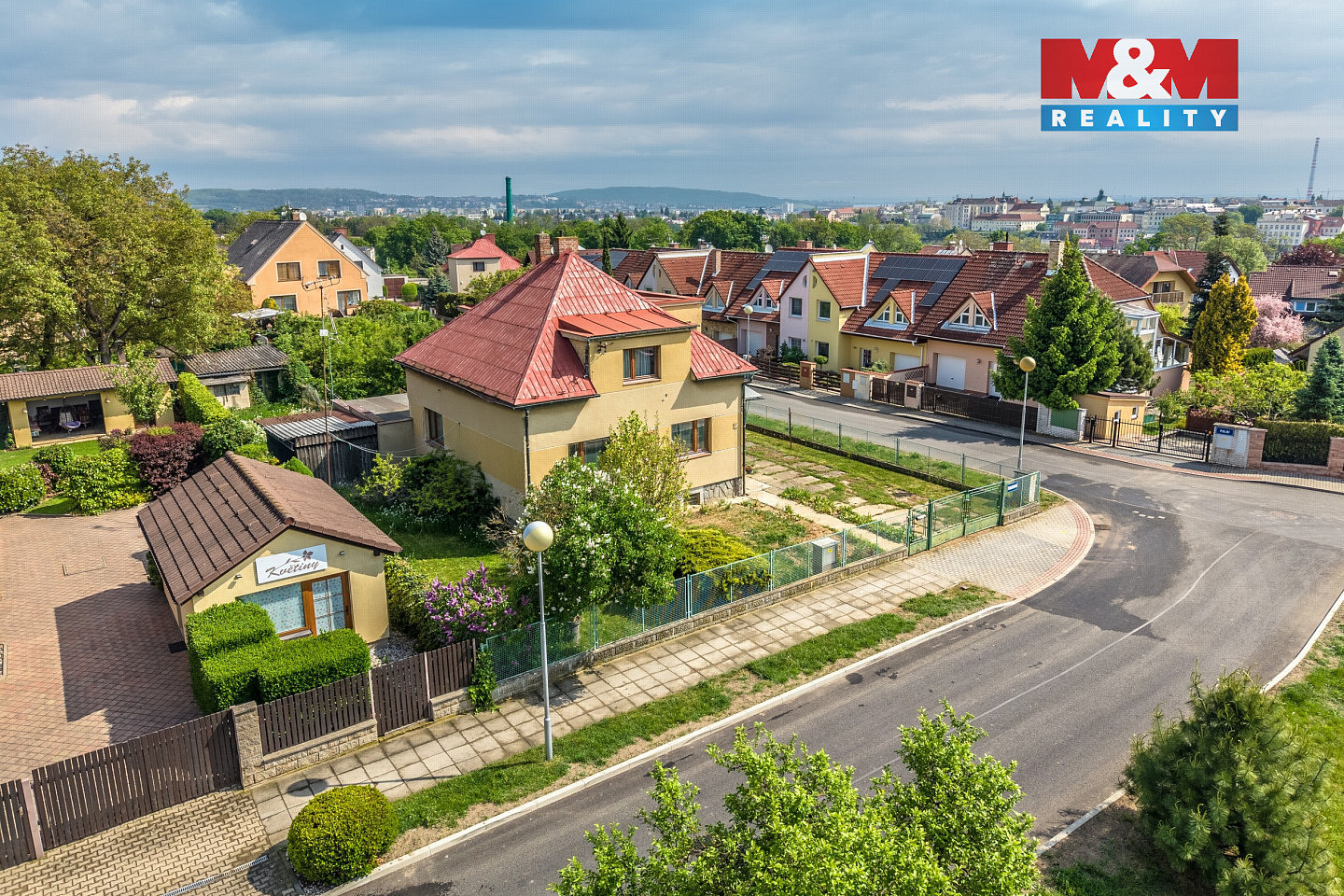 Prodej domu 140 m² s pozemkem 886 m² — photo 2