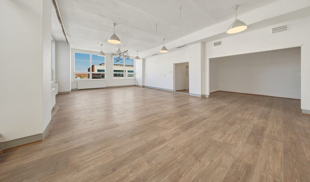 Pronájem obchodních prostor 110 m², Nový Bor – náhled fotky 4