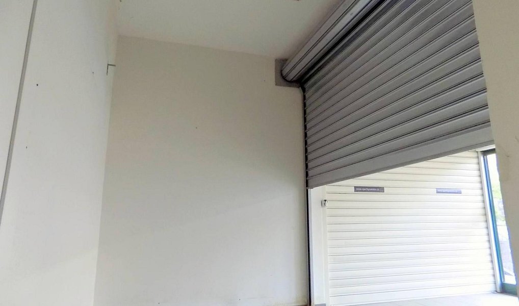 Pronájem obchodních prostor 750 m², Nový Bor – náhled fotky 2