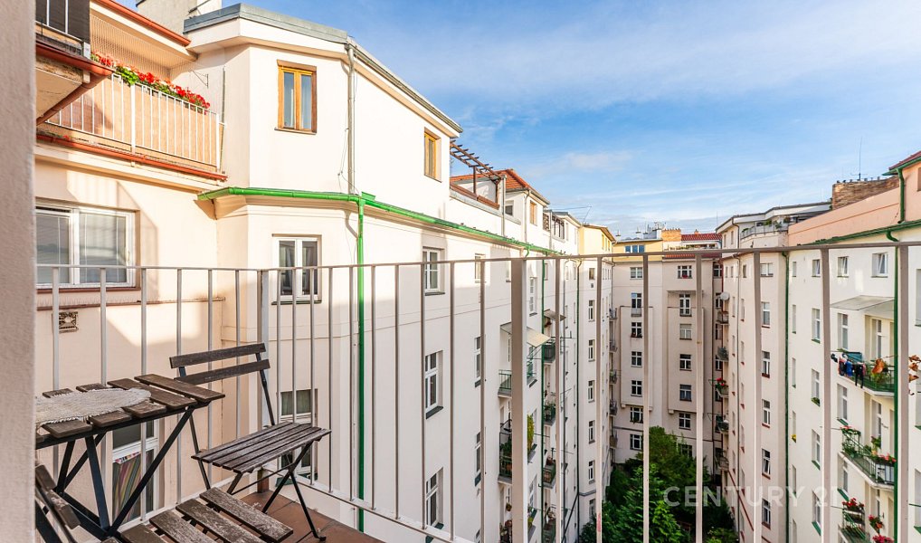 Prodej bytu 1+kk 31 m², Praha – náhled fotky 2