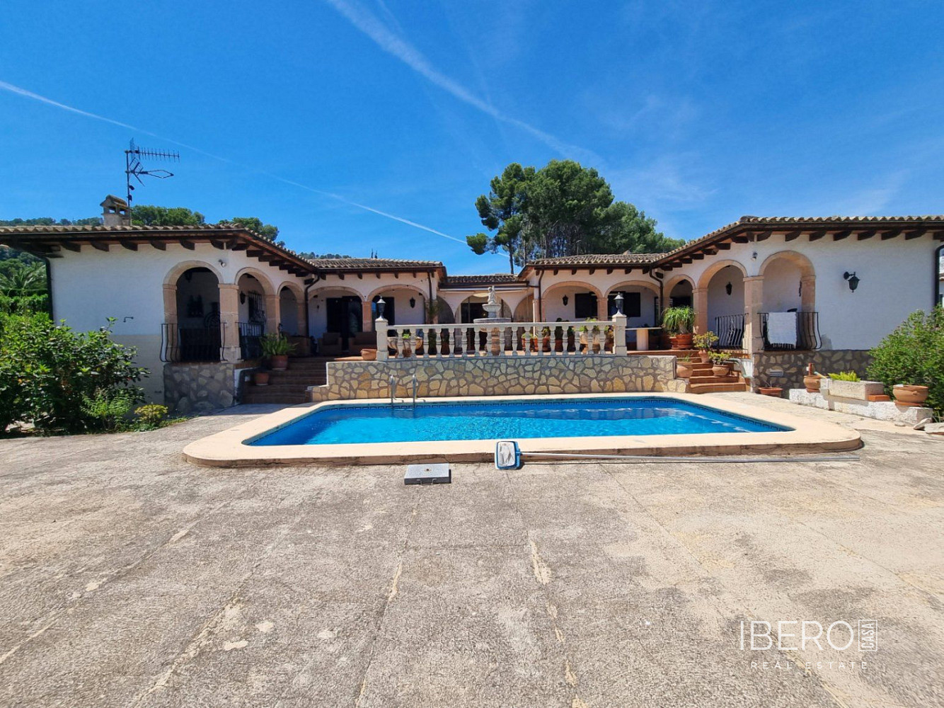 Prodej domu 235 m² s pozemkem 2 265 m²