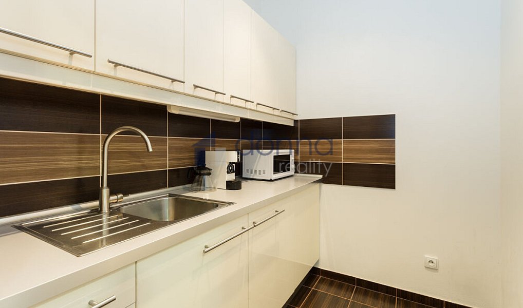 Pronájem kanceláře 43 m², Praha – náhled fotky 5