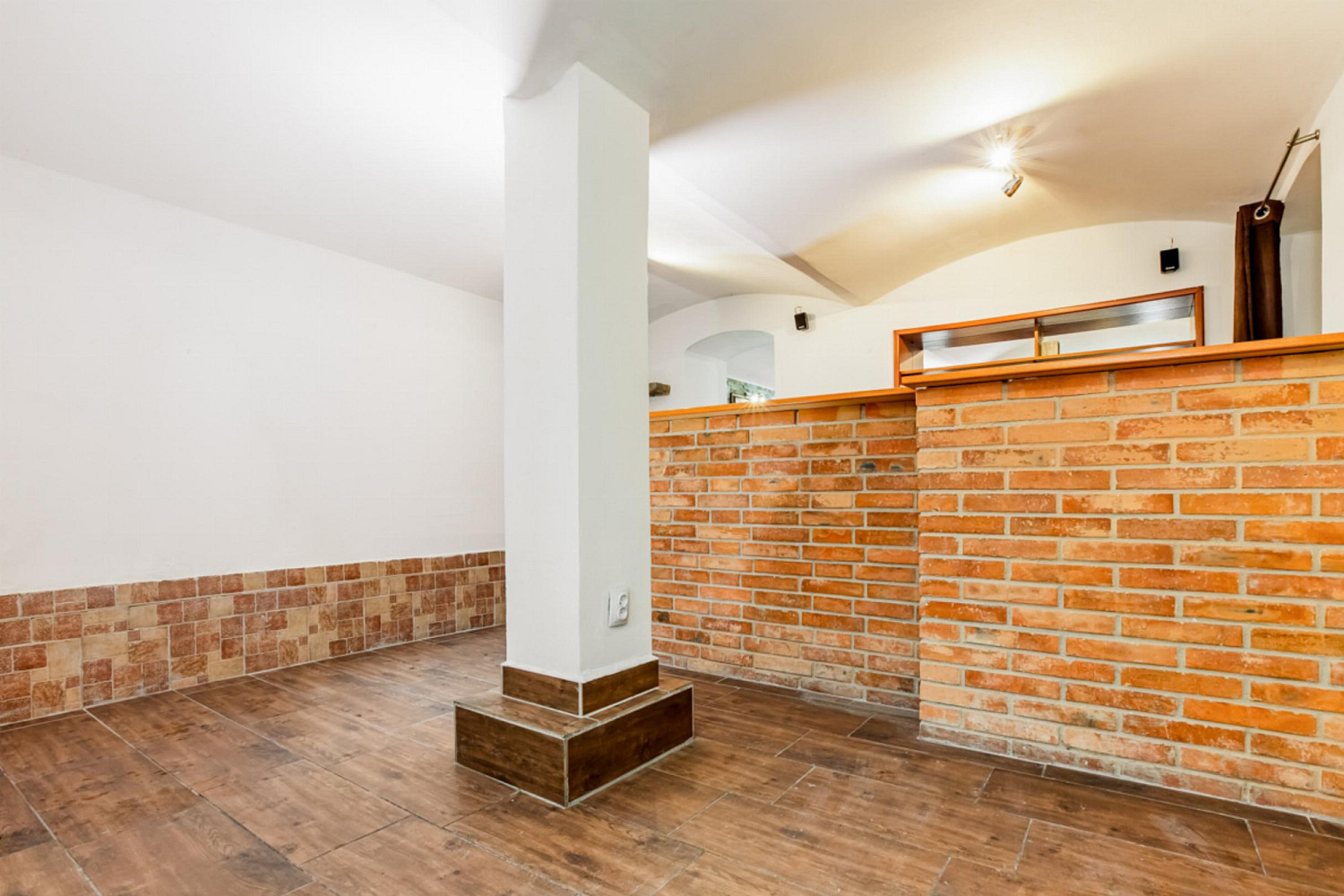 Prodej obchodních prostor 66 m² – fotografie 3
