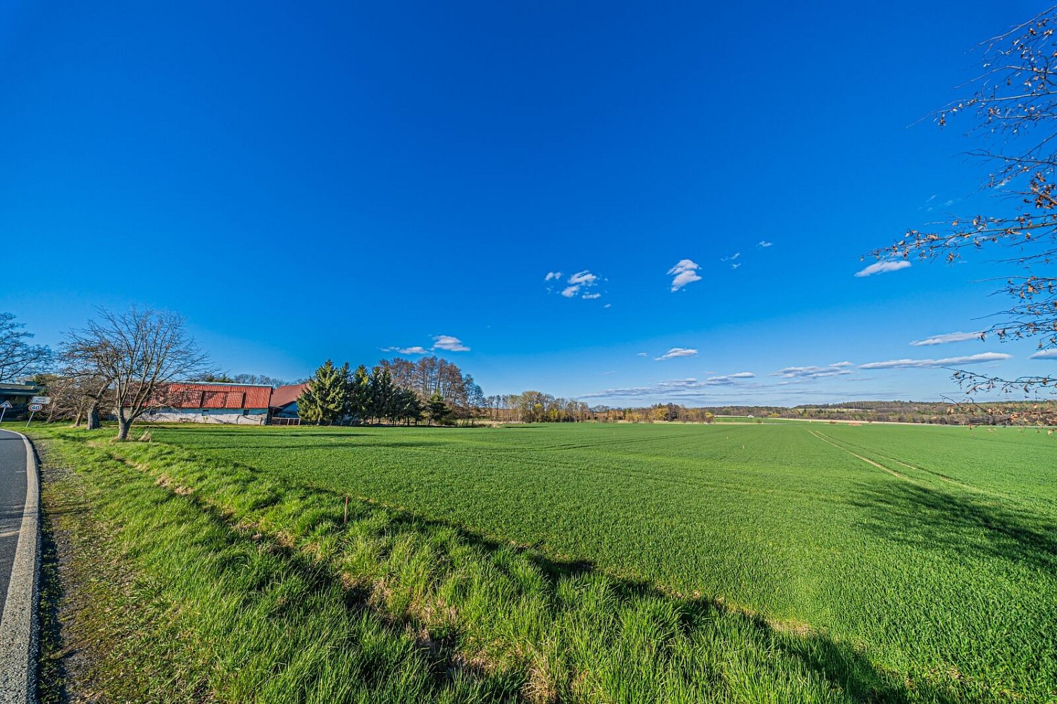 Prodej stavebního pozemku 1 468 m² – další