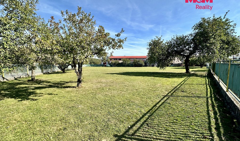 Prodej stavebního pozemku 1 267 m², Lom – náhled fotky 3
