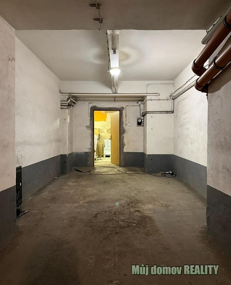 Pronájem skladovacích prostor 120 m²