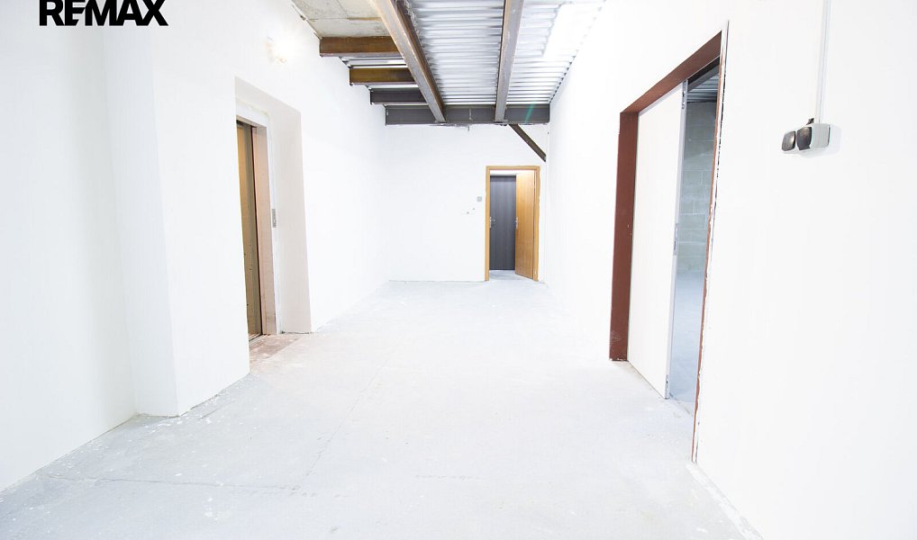 Pronájem skladovacích prostor 1 263 m², Praha – náhled fotky 18