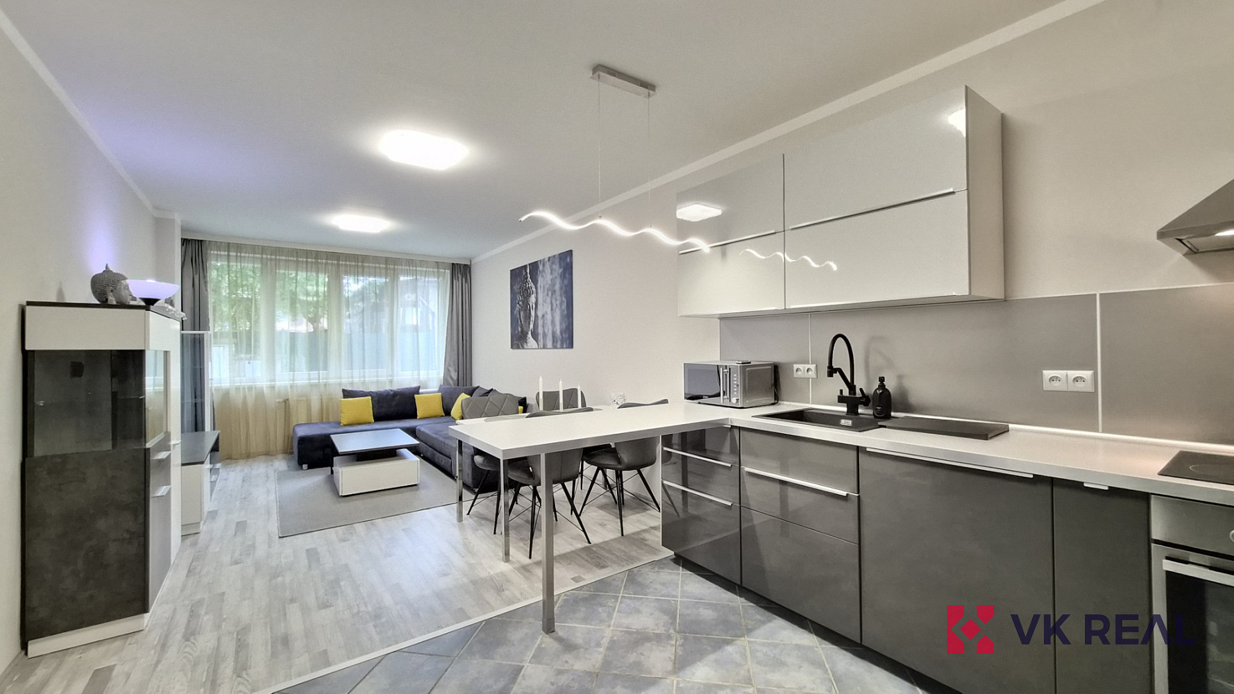 Pronájem bytu 2+kk 70 m² – fotografie 3