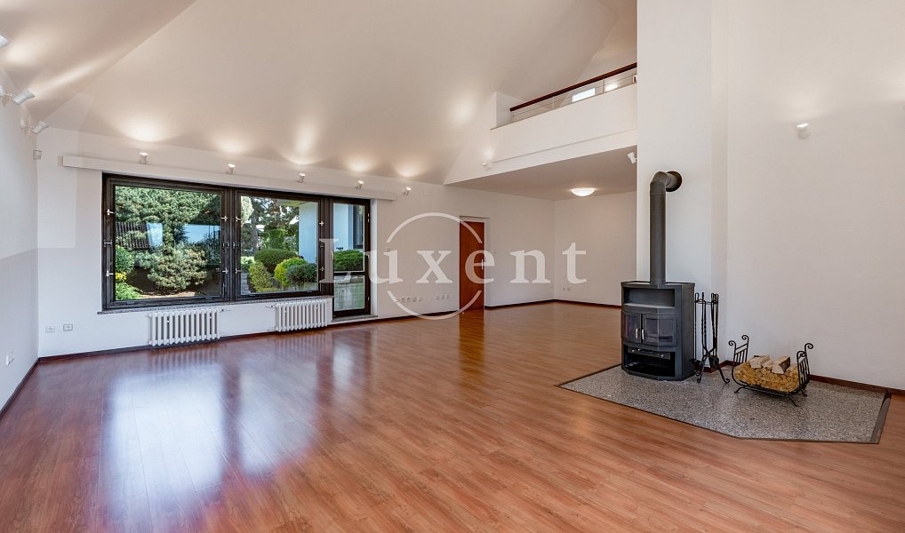 Pronájem domu 417 m² s pozemkem 1 180 m², Praha – náhled fotky 3