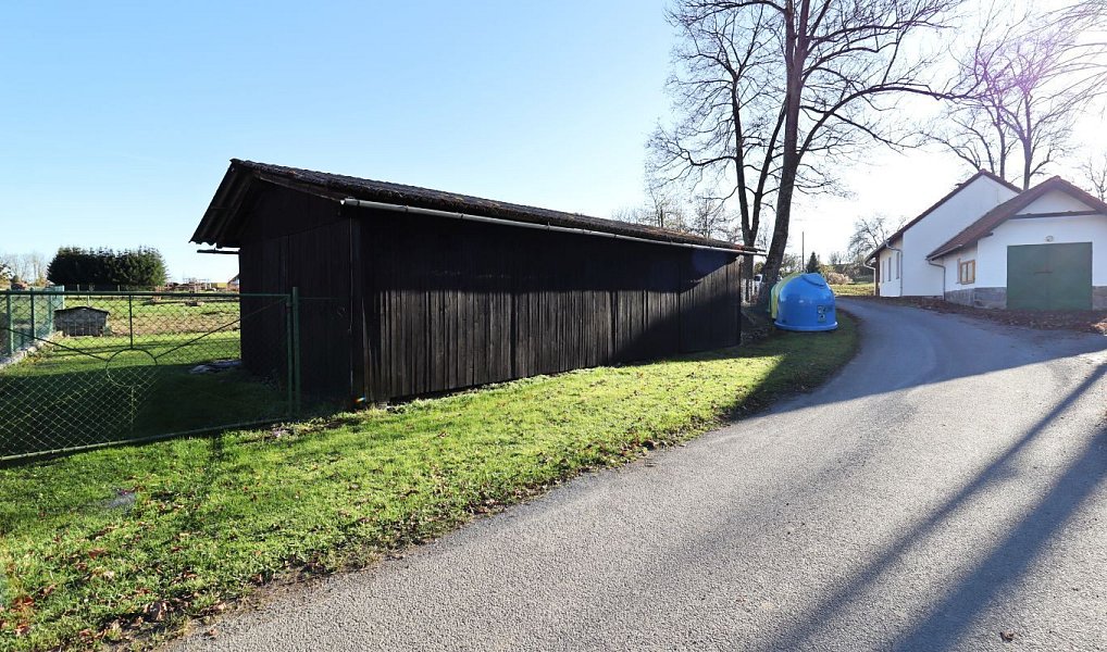 Prodej stavebního pozemku 1 688 m², Kolinec – náhled fotky 3