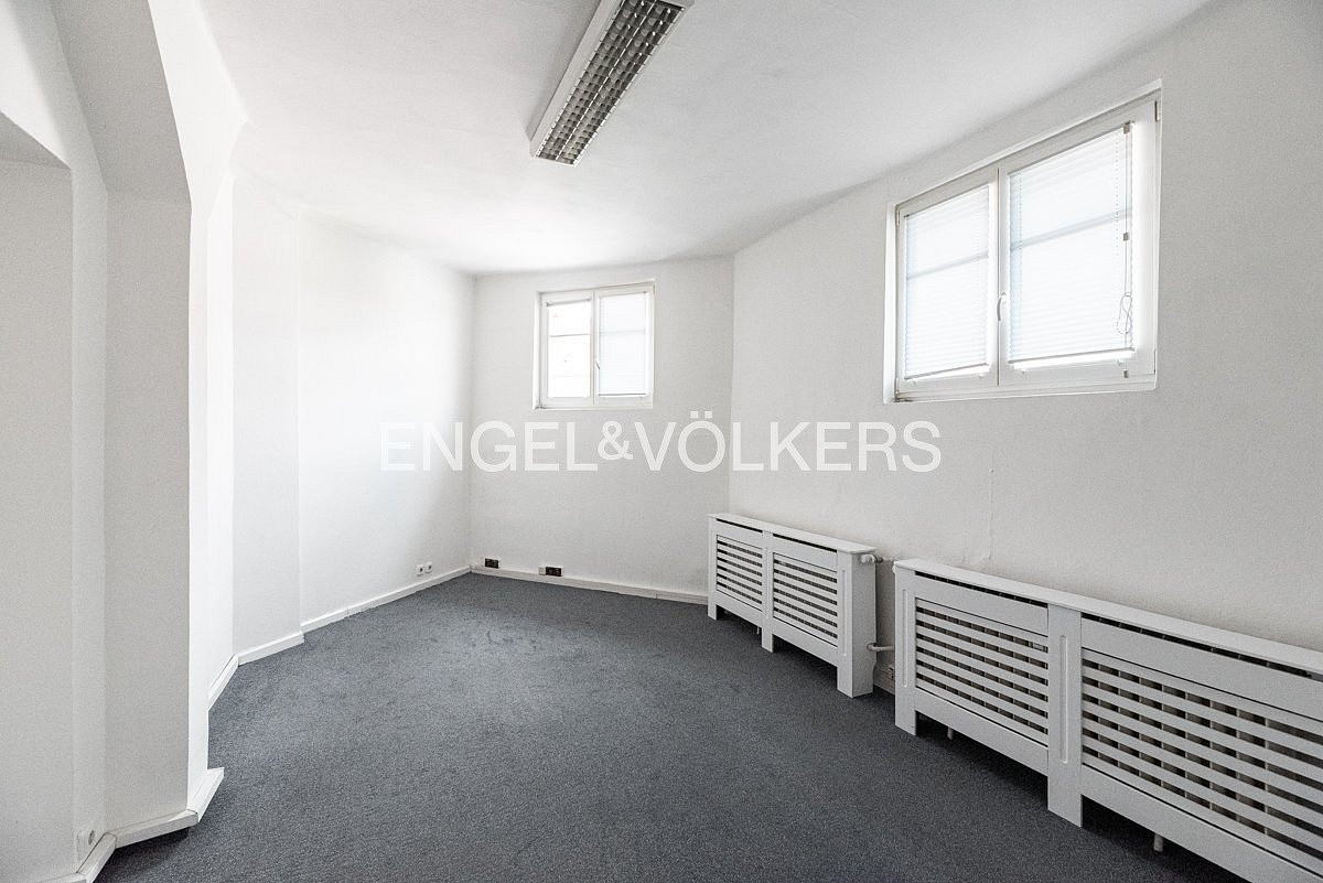Pronájem kanceláře 99 m² – fotografie 3