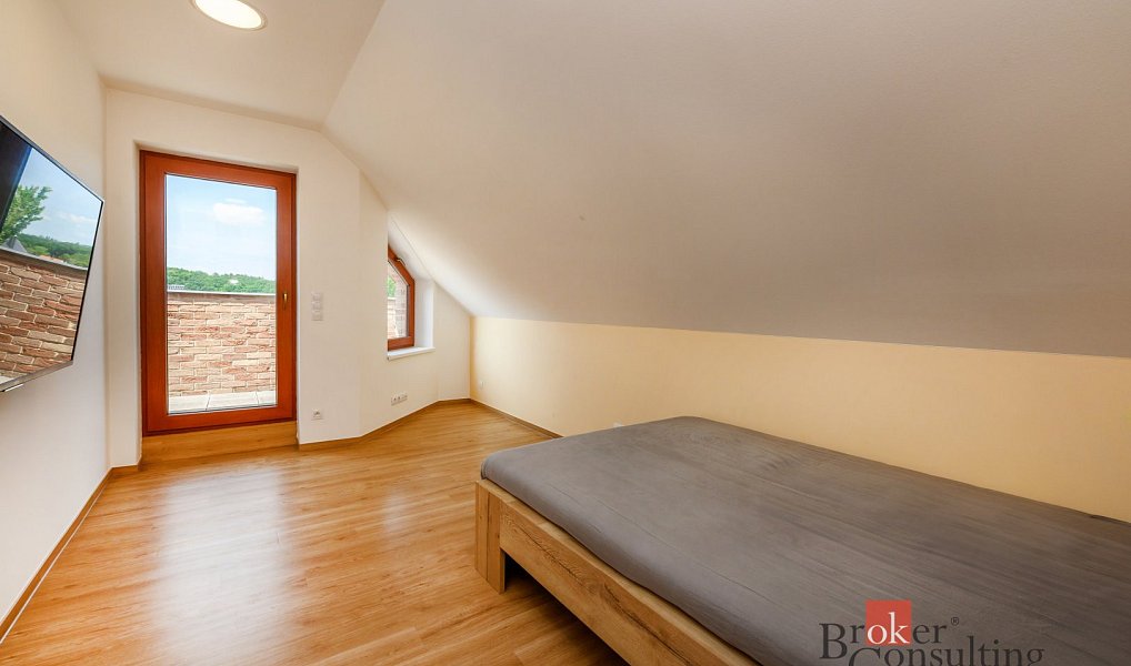 Prodej domu 372 m² s pozemkem 2 751 m², Štěnovice – náhled fotky 25