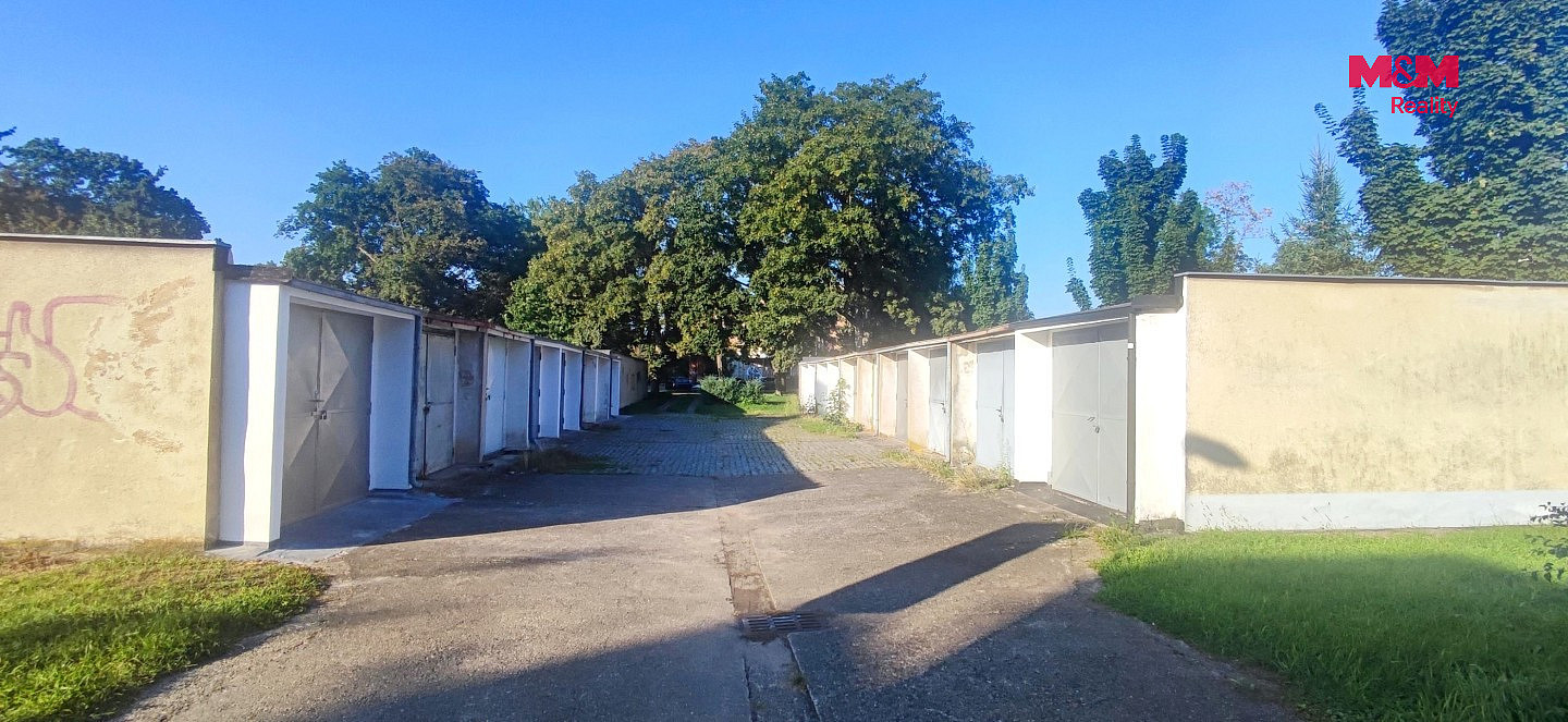 Pronájem garáže, 17 m2, hradec králové, ul. u kavalíru — photo 4