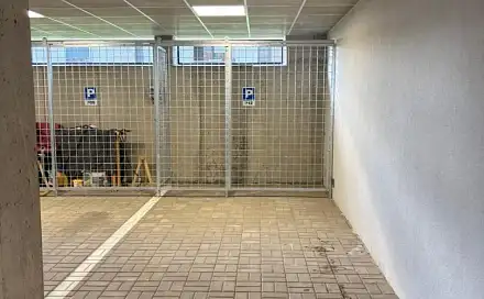 Prodej garážového stání 15 m2 ul. Pod Svahem 765, Pod Svahem, Hradec Králové - Třebeš