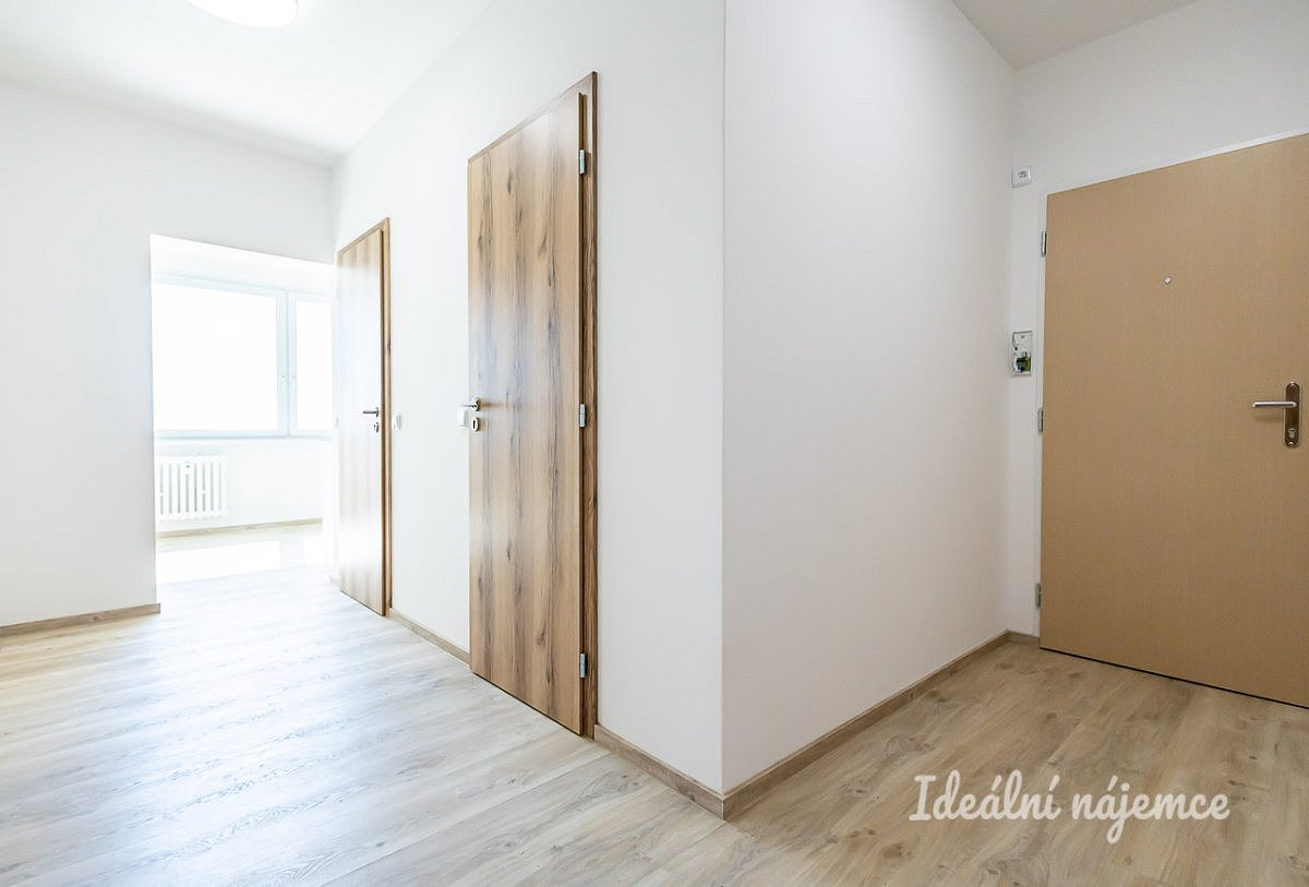 Pronájem bytu 4+1 74 m² — photo 2