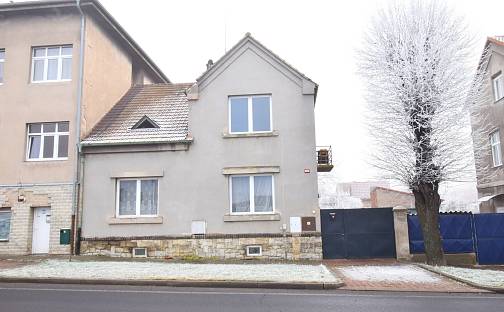 Prodej domu 160 m² s pozemkem 669 m², Husova, Louny