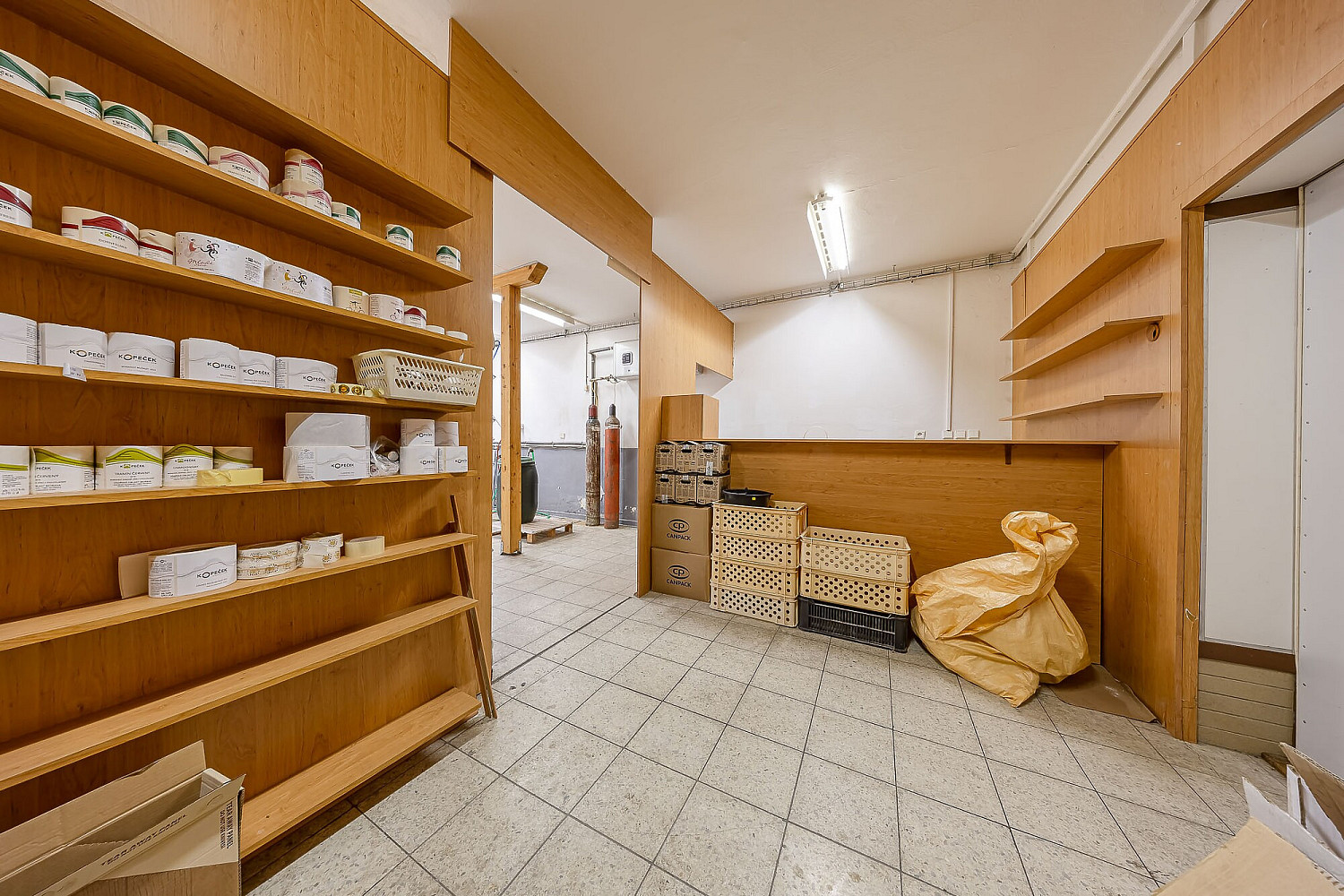 Prodej výrobních prostor 373 m² – fotografie 2