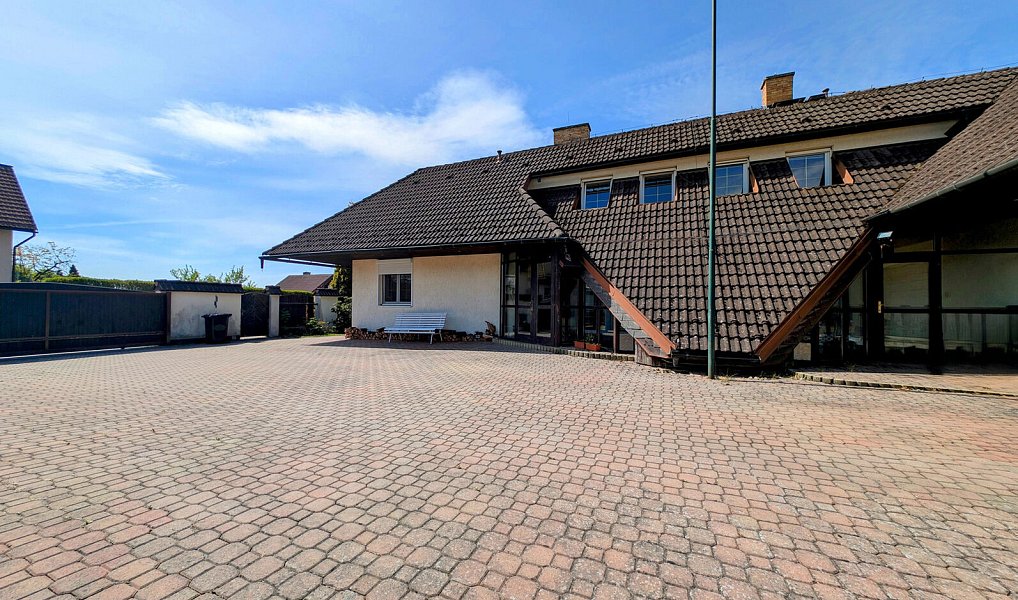 Prodej domu 950 m² s pozemkem 2 940 m², Přibyslav – náhled fotky 5