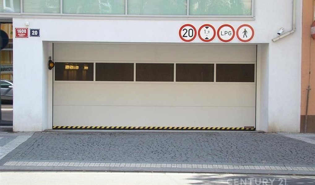 Podnájem garážového stání pro motorku 5m2, Praha – náhled fotky 2