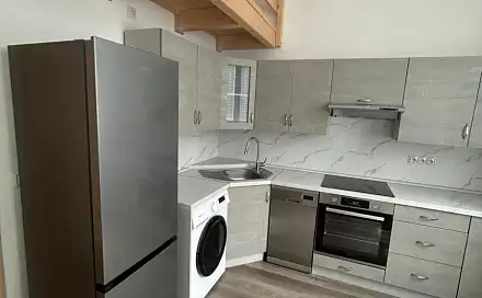 Pronájem bytu 1+kk 30 m², Myslbekova, Teplice