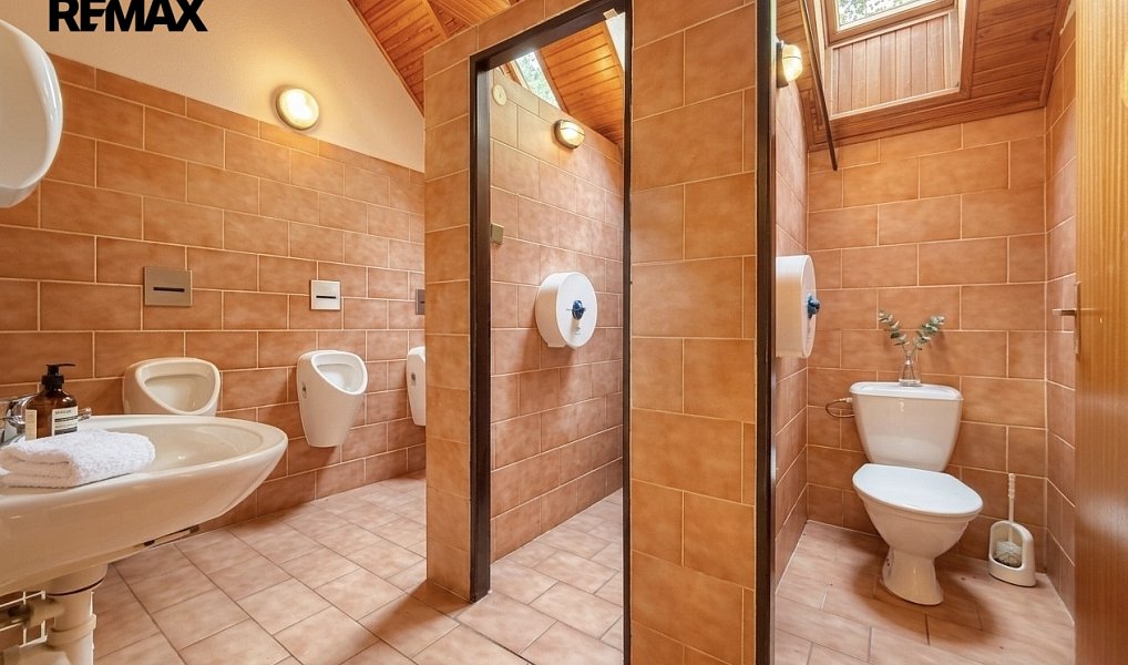 Prodej ubytovacího objektu 450 m², Vimperk – náhled fotky 13