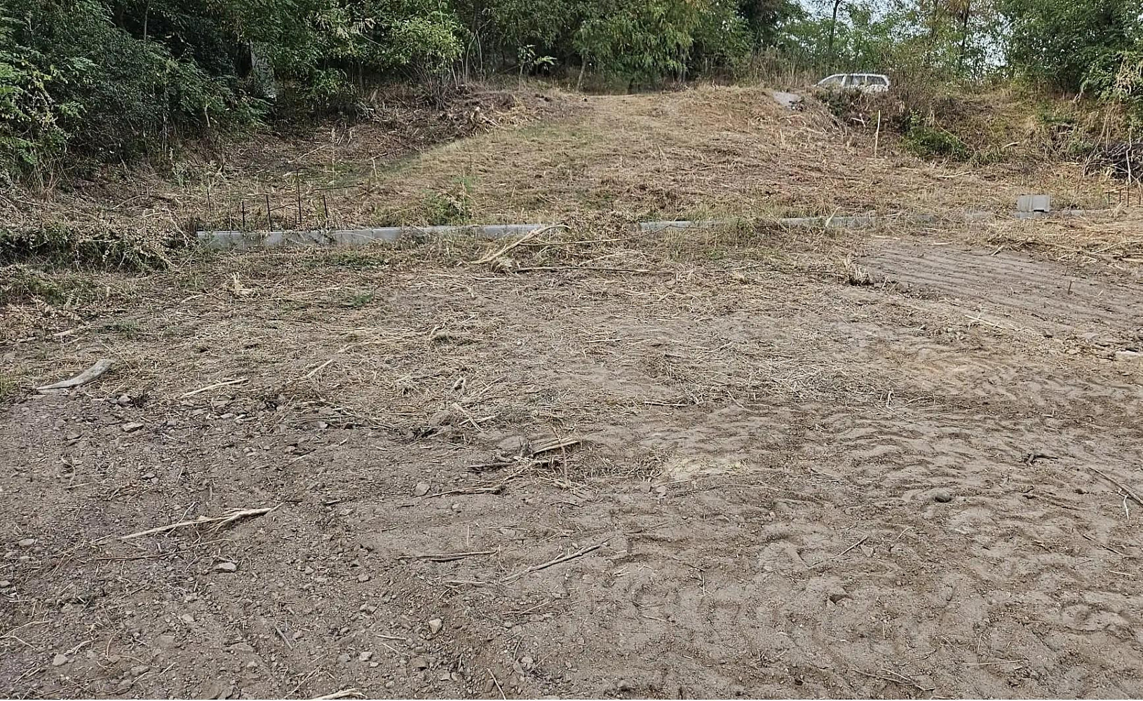 Prodej stavebního pozemku 2 500 m² – pohled 2