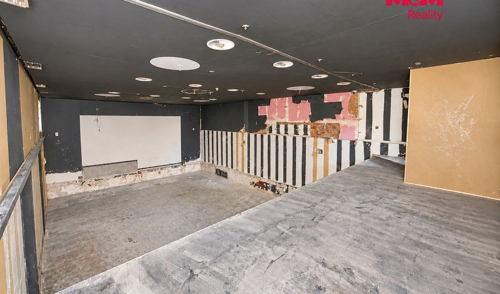 Pronájem obchodních prostor 237 m², Jesenice – náhled fotky 10