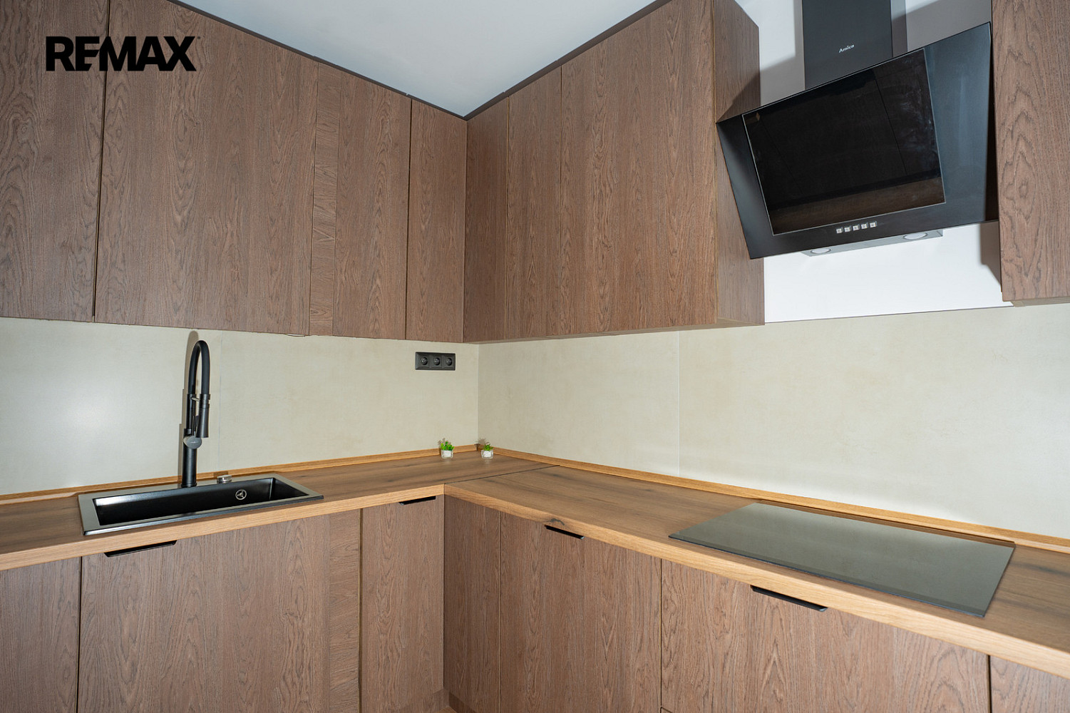 Prodej bytu 3+1 66 m² — photo 2